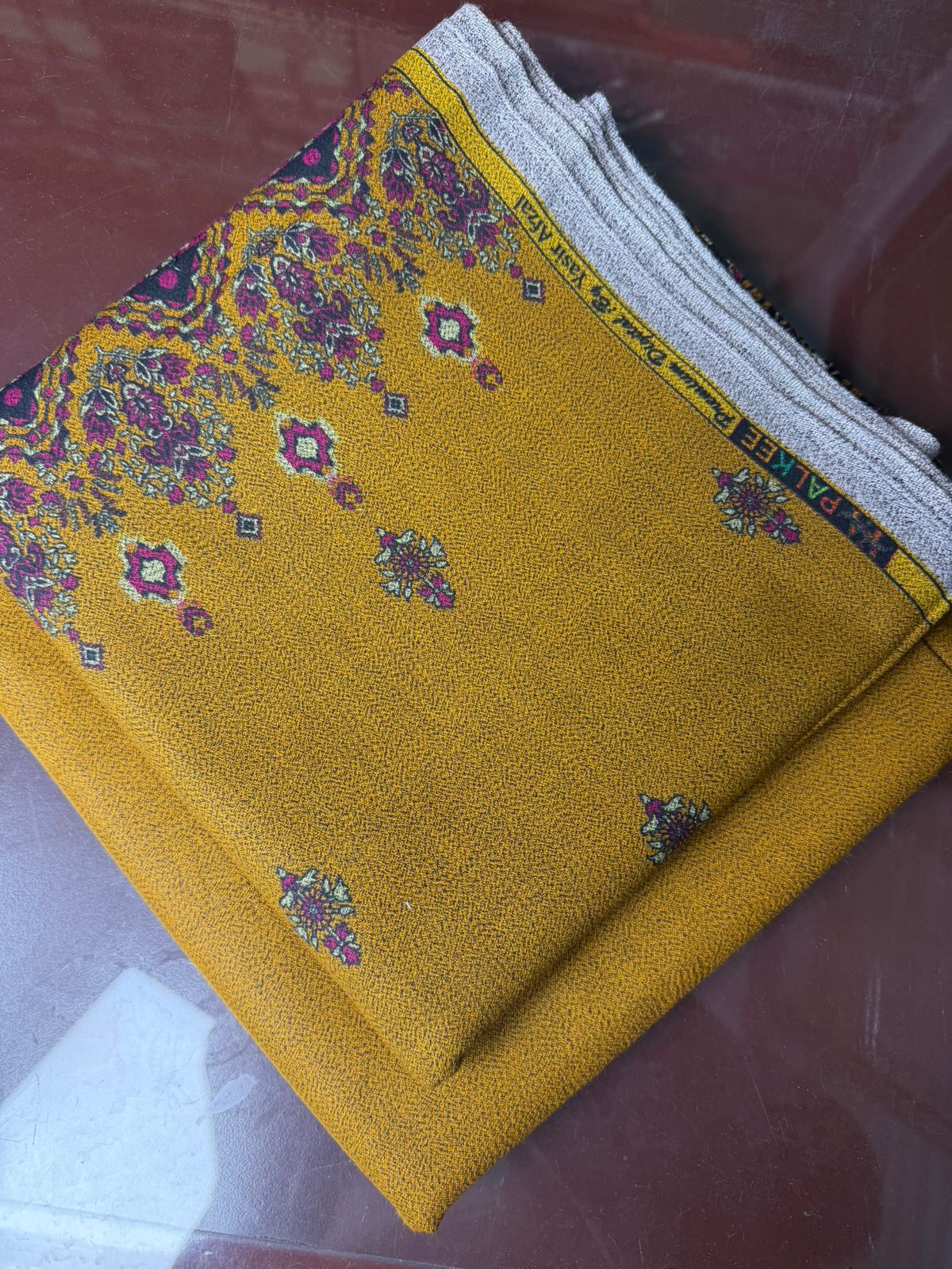 Dhanak Red embroidered fabric on a black surface 2p suit - pc-7112