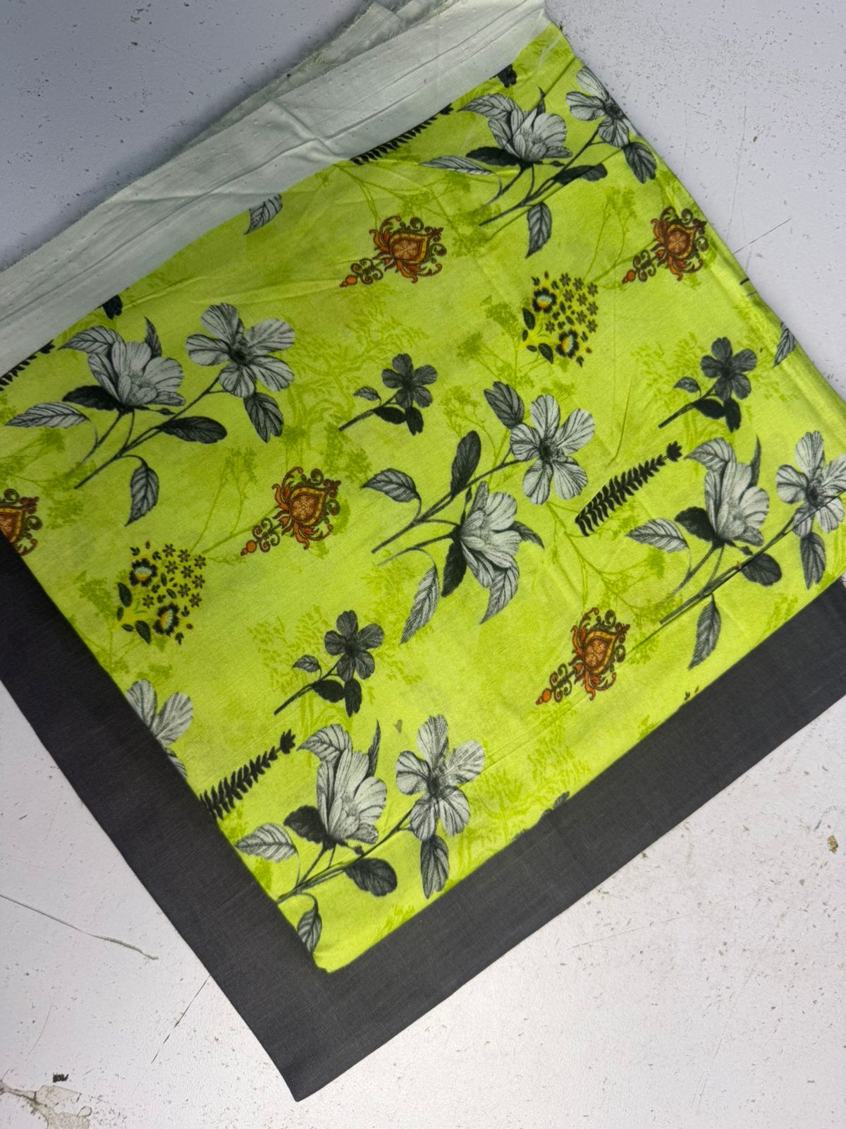 Lawn 90/70 2p Suit Allover 9020