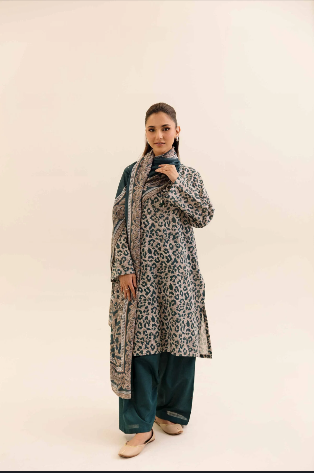 Lawn 3p Suit Fine Quality Allover Shirt Dyed Trouser with digital voil lawn dupatta 9507